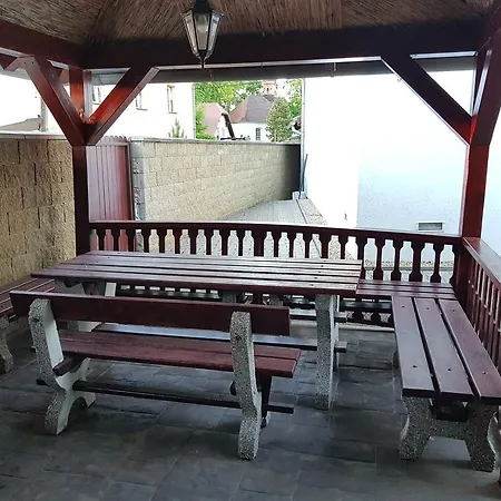 Holiday Grill And Relax كارلوفي فاري